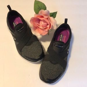 Skechers Women’s Air-Cooled Memory Foam Size 7 EUC